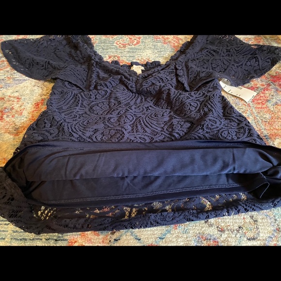 Hinge Blue Lace Top. - Picture 6 of 11